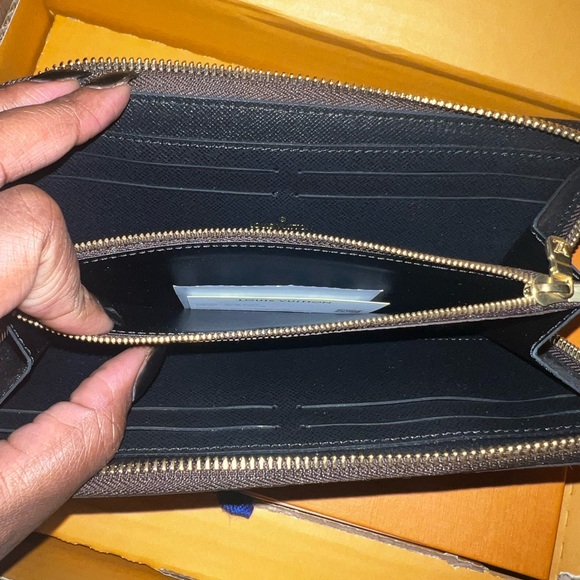 Authentic Louis Vuitton Wallet - Picture 15 of 15